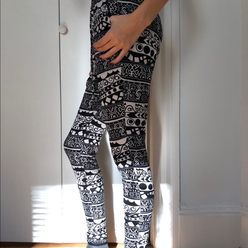 Joggers, black and white